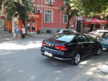 Ето го поредния, който не е видял пешеходната пътека на "Данаил Николаев"