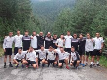 Ето така сред красивата природа Локо се готви за финал