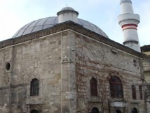 Служителите в джамиите останаха без заплати
