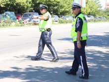 Пловдивската полиция: Престанете да карате в аварийната лента на магистралата!