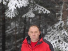 Кмет с инфаркт избяга от болница, за да спаси бедстващ в гората
