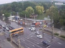 Мощна буря с градушка удари София