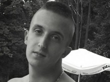 Огромна трагедия: 20-годишно момче от Хисаря скочи от скалите в Созопол и се случи най-лошото