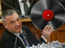 Валери Симеонов разплака меломаните! Среднощните му акции провалиха най-голямото лятно музикално събитие