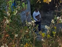 Мъж се показа както майка го е родила на фона на Альоша