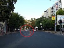 Хванат в крачка! Вижте защо липсват колчета по бул. "Шести септември"