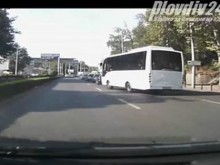 На ръба на катастрофата! Шофьор: Този беше или пиян, или дрогиран
