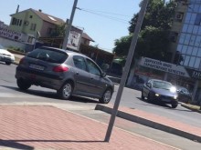 Я! Хванаха мома в конфузна ситуация, тя недоволства, че я снимат!