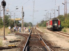 Ексклузивно: Влак прегази мъж с неустановена самоличност в Пловдив!