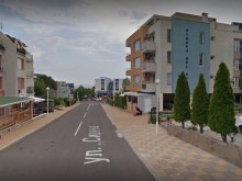 Пиян украинец заби "Тойота" в оградата на хотел в Свети Влас