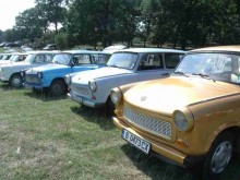 Трабанти се събират за рали в Лозница