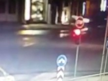 Видео от страшния сблъсък на "Гладстон"! Човек изкара уникален късмет!