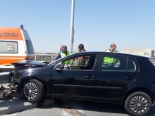 Шофьор с над 2 промила алкохол помля мантинелата на надлез "Родопи"