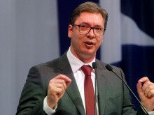 Надрусани охранители се врязаха с "Бентли" в колата на сръбския президент