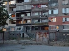 Махнаха грозните гаражи, откриха се грозни гледки!