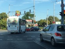 Камера улови брутална изцепка до "МакДоналдс"