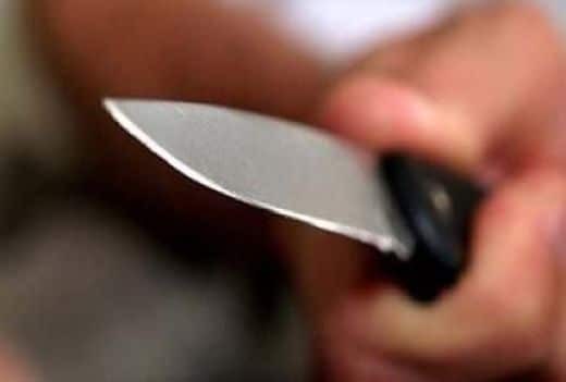 23-годишна девойка във видимо неадекватно състояние нападна снощи с нож