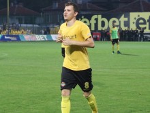 Неделев аут за два мача, виси до последно за дербито