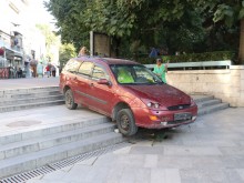 КАТ нямат обяснение как се е стигнало до приземяването на колата в подлеза на Главната