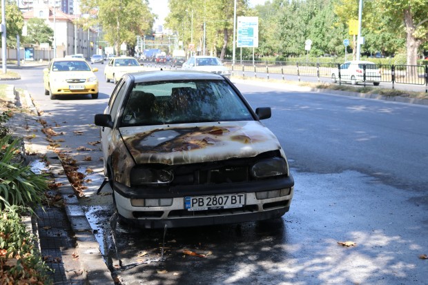 Лек автомобил се запали в движение в Пловдив предаде репортер