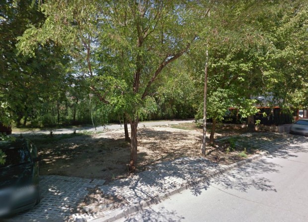 Google
Пореден опит за застрояване на зелени площи във варненския квартал