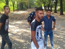 Роми бранят съученика си след гаврата с учител в Садово: Добро момче е, господинът е виновен!