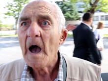 90-годишният дядо: Шофьор съм от 1950 година, виж къде ме навря!