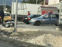 Моторист се размаза в новото кръгово на Беломорски и загина на място