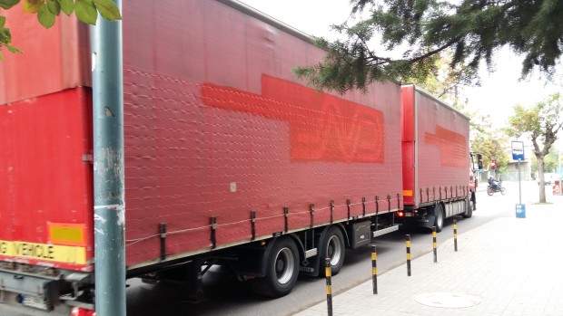 Огромен камион от Габровско създаде проблеми за шофьорите в Кючука