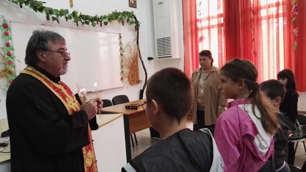 Съботното училище към храм Свети Атанасий отново приема ученици които