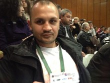 Този е шофьорът, който раздаде правосъдие с шамарче на пловдивско кръстовище