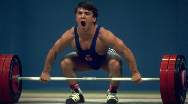 Световни и олимпийски шампион по вдигане на тежести Наим Сюлейманоглу