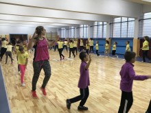 Над 400 ученици тренираха с кмета на "Тракия" в нов спортен салон