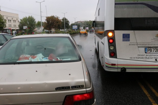 Катастрофа затапи най натоварения пловдивски булевард предаде репортер на Plovdiv24 bg Автобус