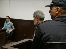 Докараха в съда бащата, застрелял сина си във вила край Пловдив