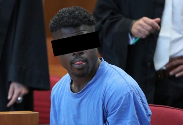 Имигрант от Гана изнасилил германка пред очите на приятеля й