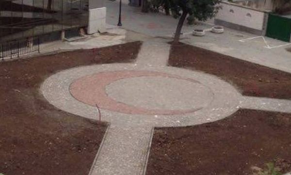 Нова площадка в междублоково пространство в Сливен изобразява един от