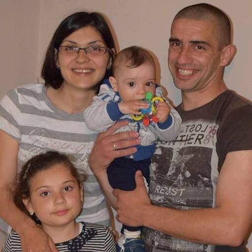 Фейсбук
Млада майка на две деца от Варна страда от изключително