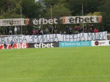 Агитката на Локо: В клуба змии, на терена мишки!