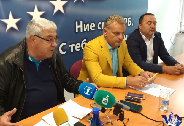 Пловдивските депутати от ГЕРБ застана твърдо зад Делян Добрев, стана