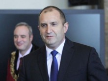 Румен Радев очаквал Борисов да озапти беквокалите си, пеели фалшиво
