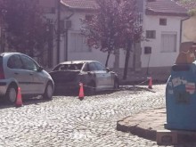 Запалиха колата на журналистка от Карлово