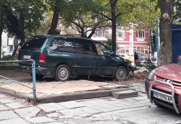 Паркиране това не го можем Така читателка на Plovdiv24 bg