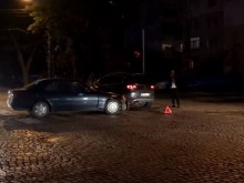 Катастрофа между два автомобила в Кючука