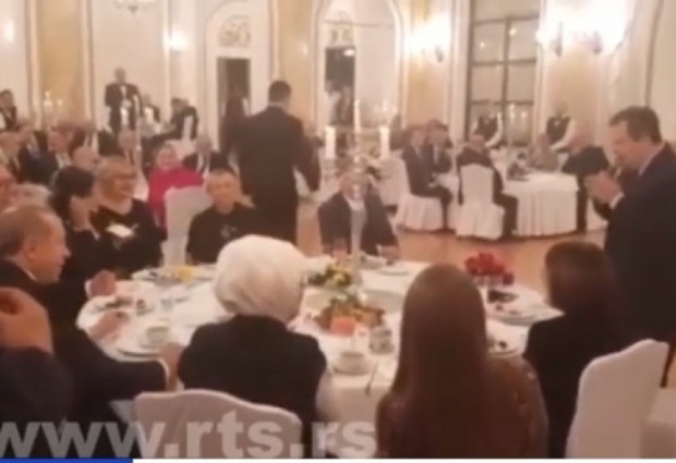 Сръбският външен министър Ивица Дачич по време на тържествената вечеря
