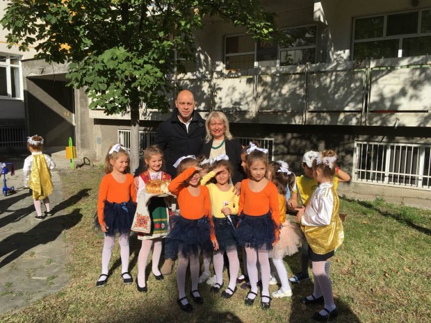 Кметът на район Тракия Костадин Димитров откри в Детска градина
