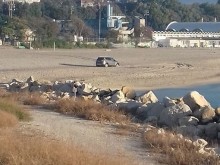Автомобил попадна в пясъчен капан на Южния плаж във Варна