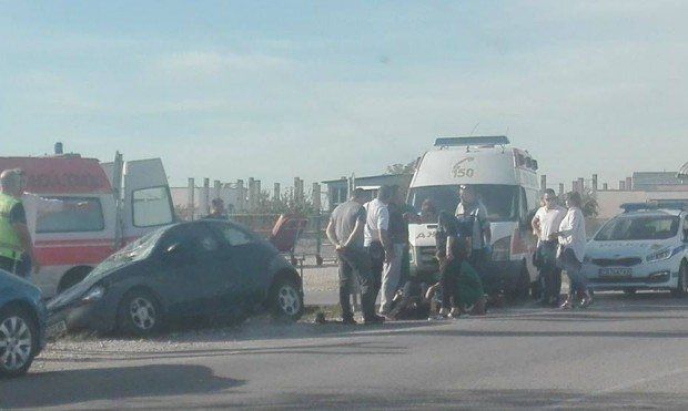 Тежка катастрофа е станала преди минути на Асеновградско шосе, научи