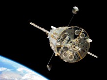 Опасност от небето за България! 100-килограмови отломки от сателит падат у нас?