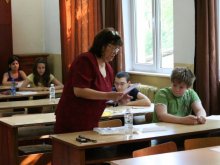 Заявени паралелки за 1480 несъществуващи осмокласници